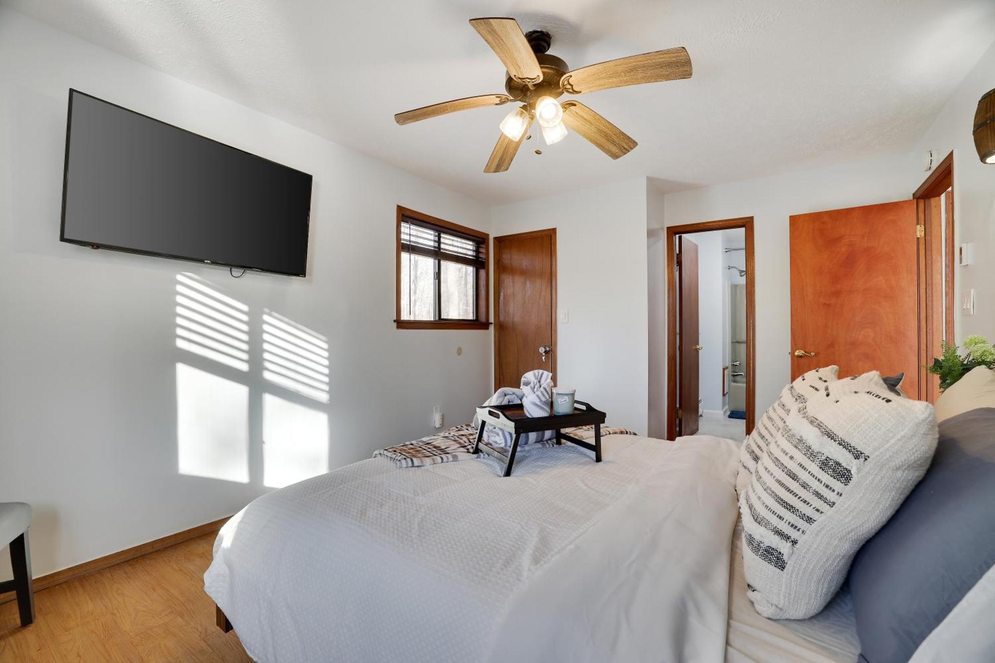 The Fox Den: Quaint & Cozy Casa de férias East Stroudsburg